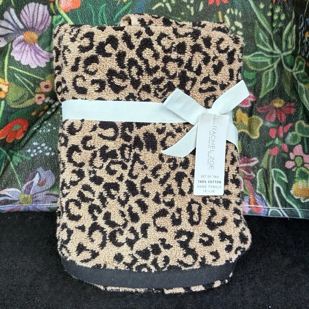 RACHEL ZOE  100% Cotton SET 2 HAND Towels REVERSIBLE LEOPARD PRINT NEW AUTHENTIC